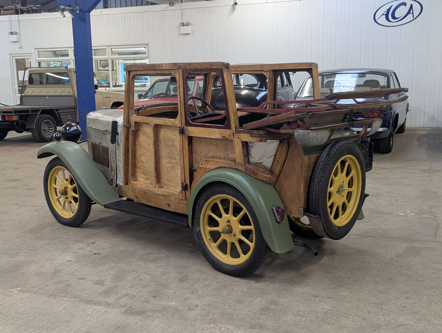 <p>1929 TRIUMPH SEVEN CONVERTIBLE</p>