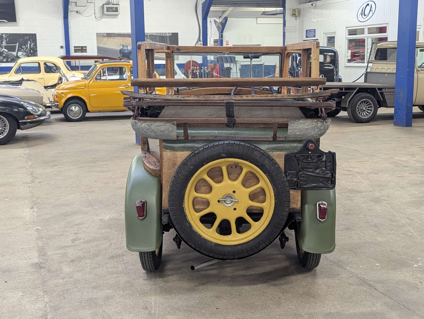 <p>1929 TRIUMPH SEVEN CONVERTIBLE</p>