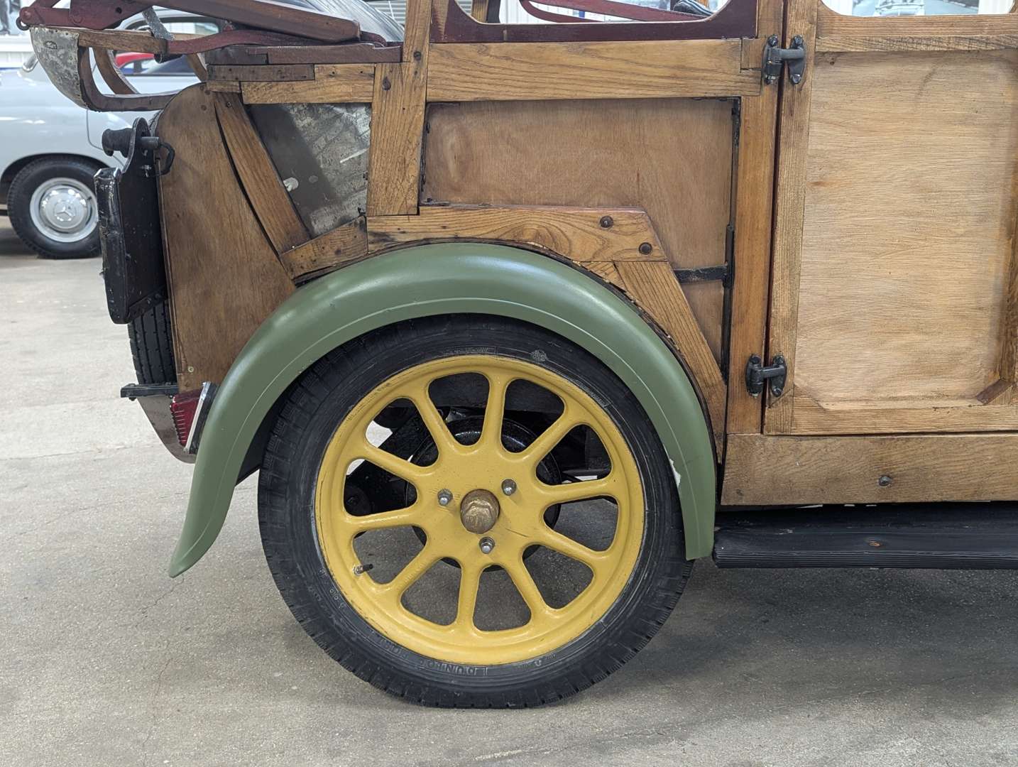 <p>1929 TRIUMPH SEVEN CONVERTIBLE</p>