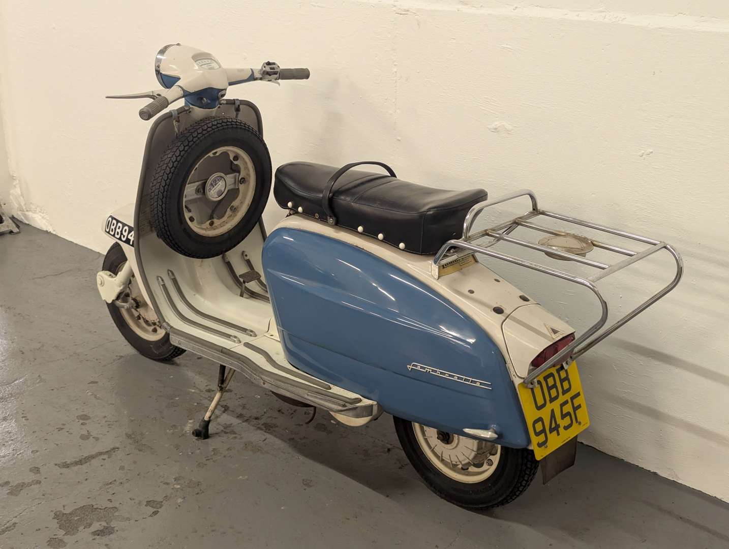 <p>1967 LAMBRETTA LI150</p>