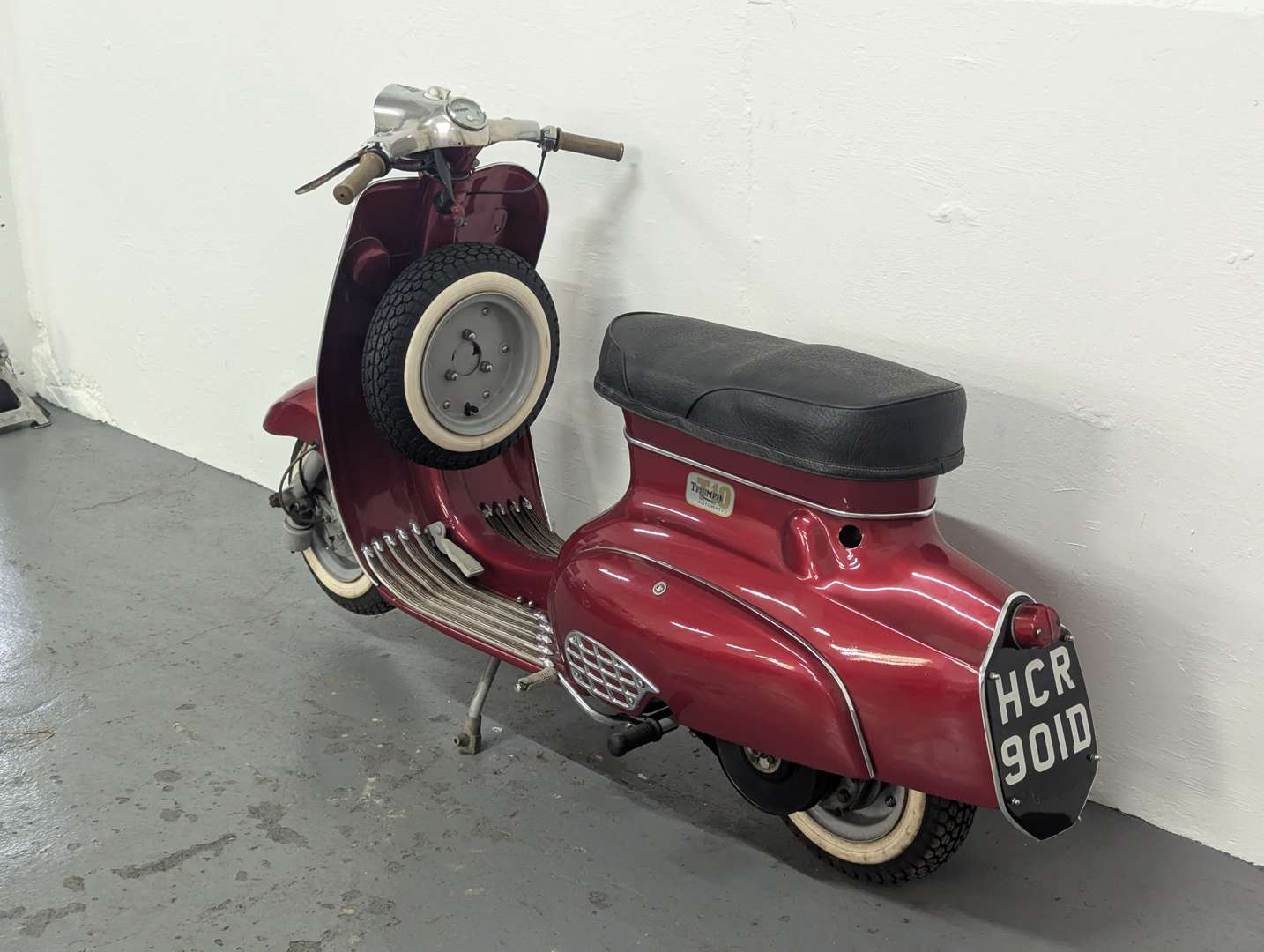 <p>1966 TRIUMPH T10 TINA</p>