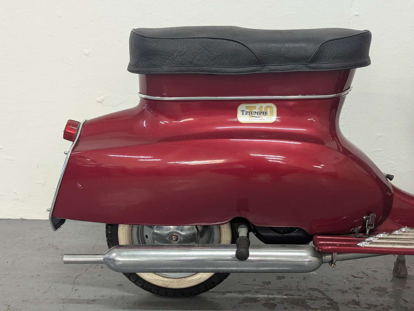 <p>1966 TRIUMPH T10 TINA</p>