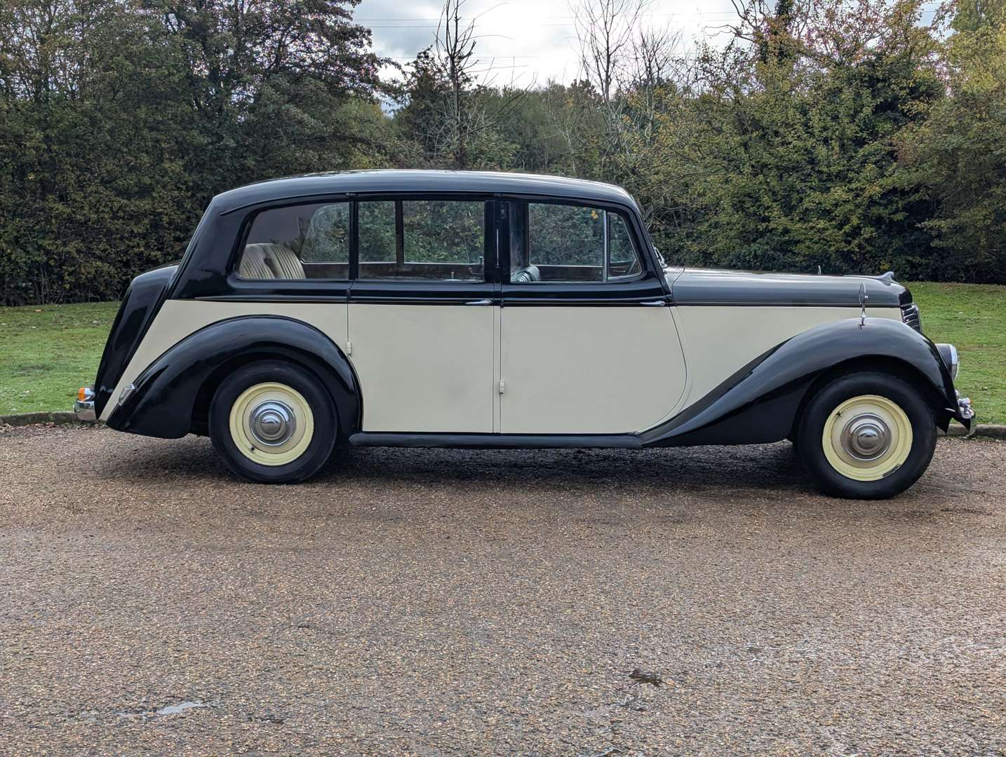 <p>1951 ARMSTRONG SIDDELEY WHITLEY 18HP LIMO</p>