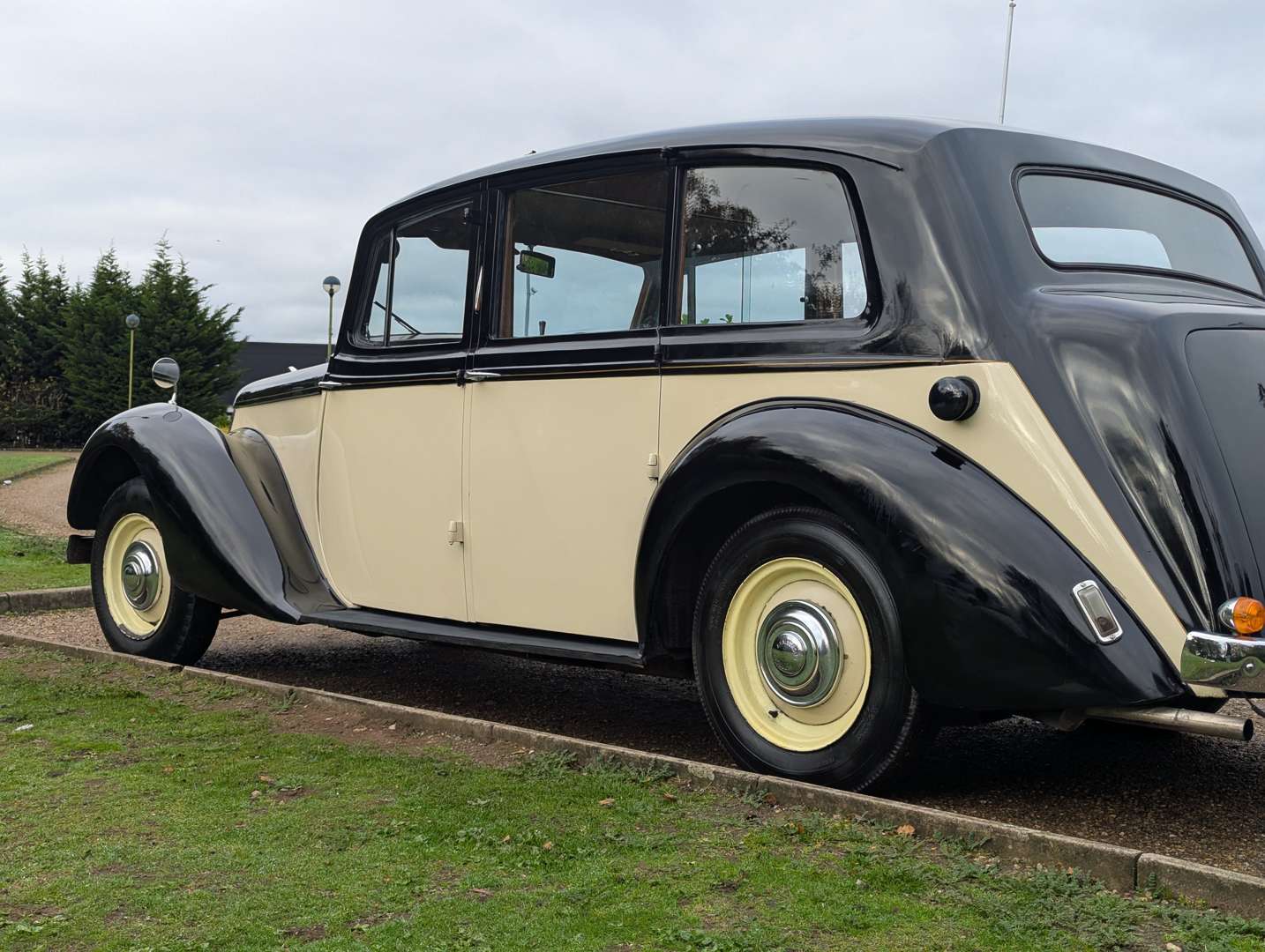 <p>1951 ARMSTRONG SIDDELEY WHITLEY 18HP LIMO</p>