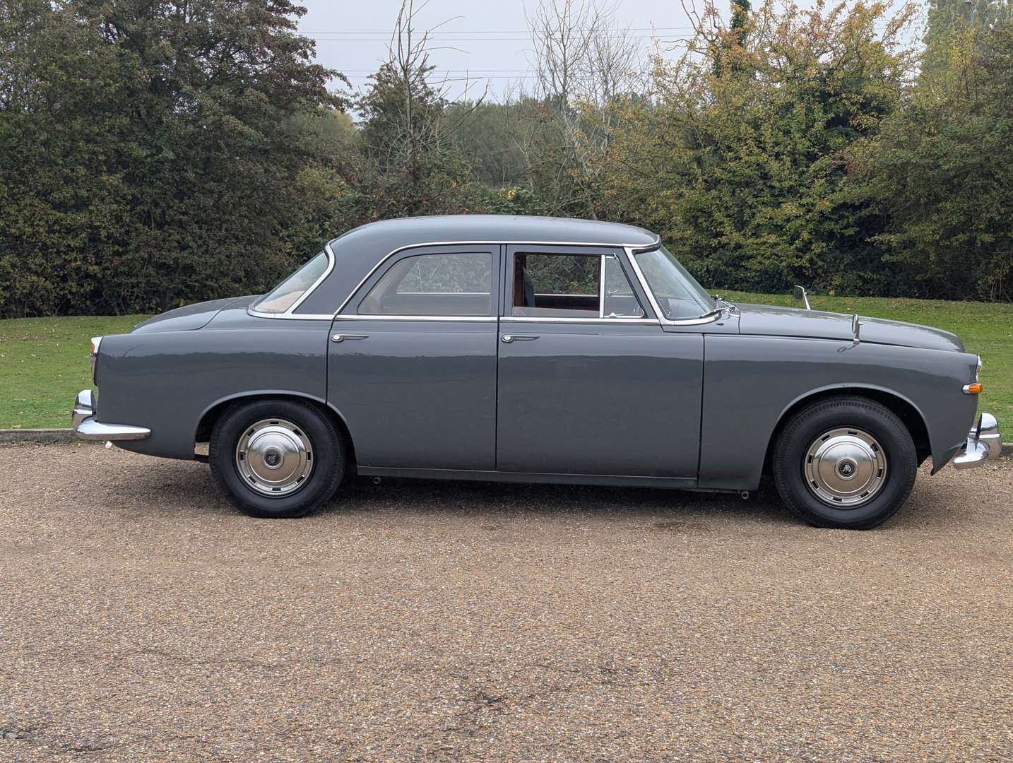 <p>1962 ROVER P5 SALOON</p>
