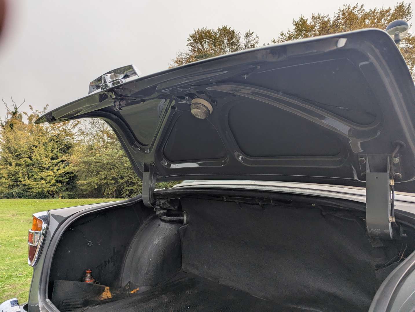 <p>1962 ROVER P5 SALOON</p>