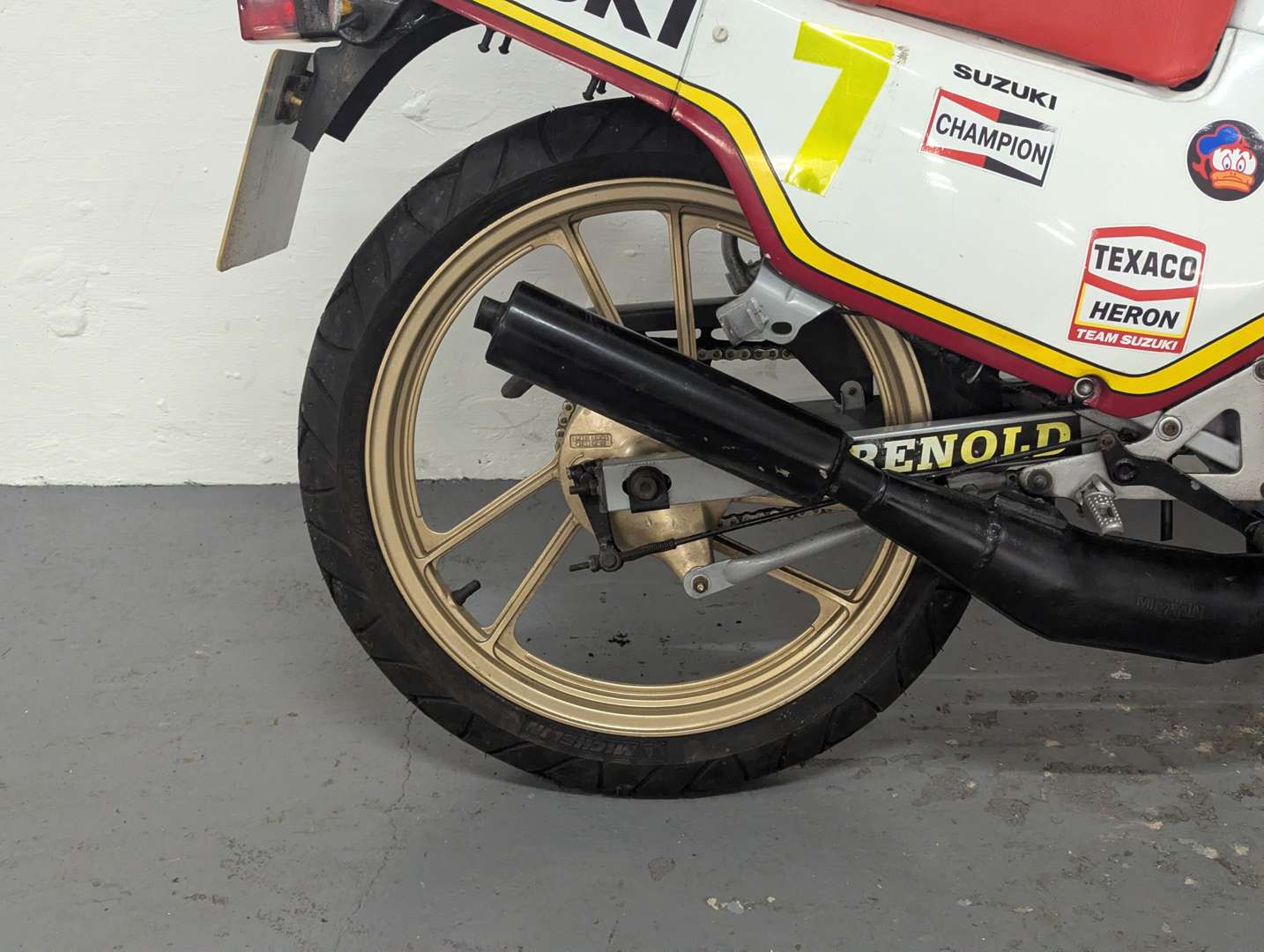 <p>1986 SUZUKI RG125 GAMMA POWER VALVE</p>