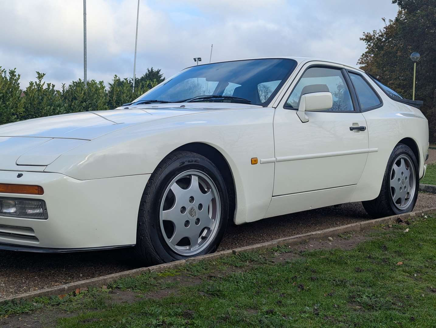 <p>1990 PORSCHE 944 S2</p>