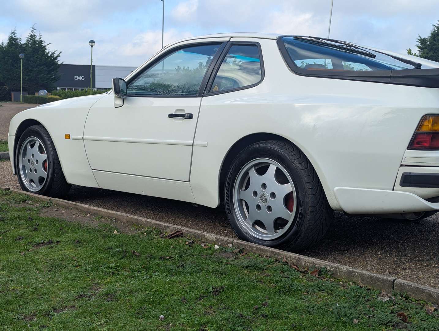 <p>1990 PORSCHE 944 S2</p>