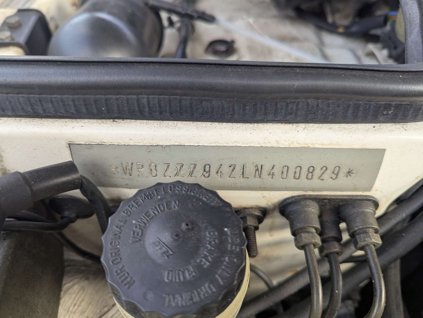 <p>1990 PORSCHE 944 S2</p>