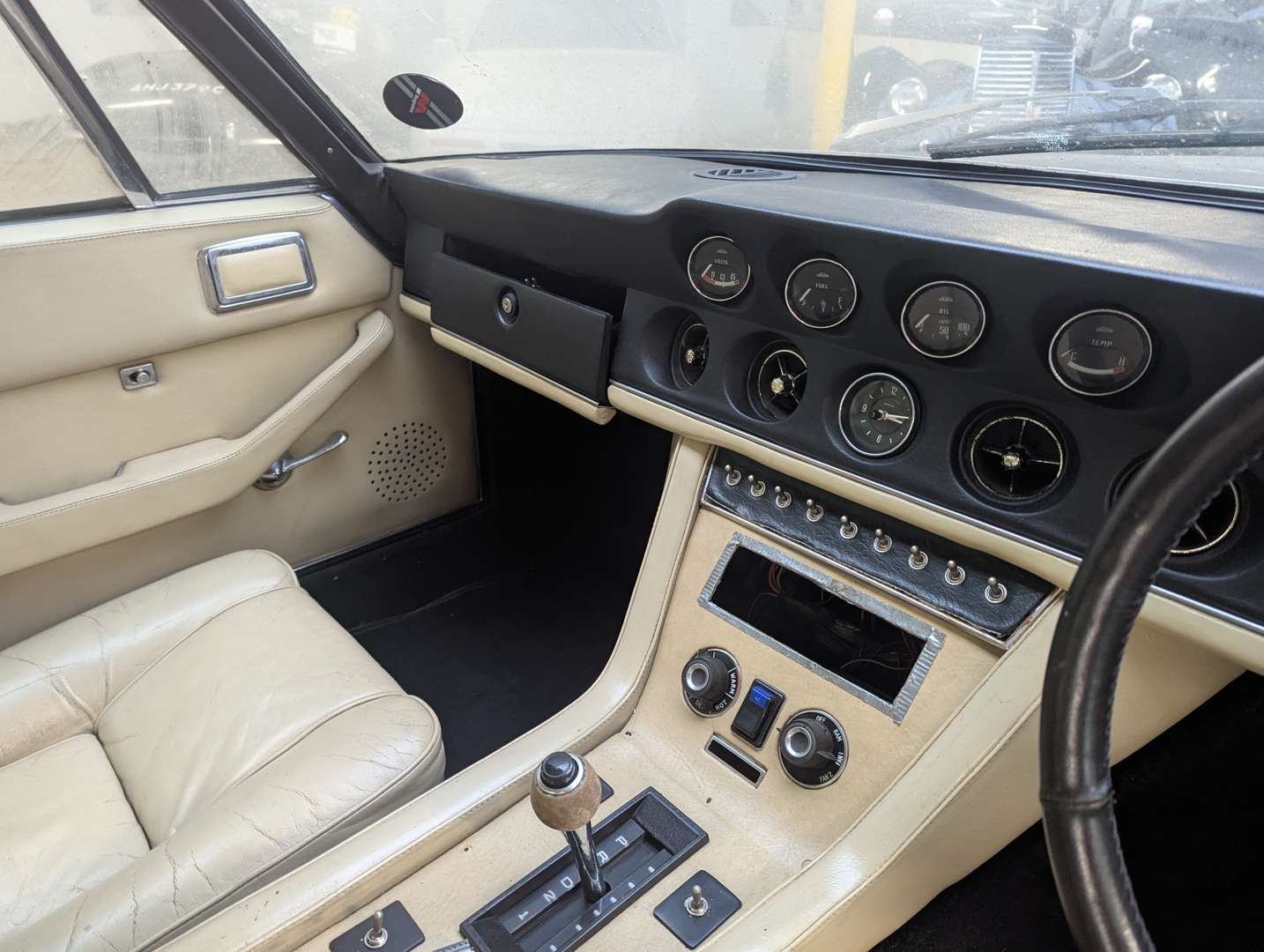 <p>1973 JENSEN INTERCEPTOR MKIII</p>