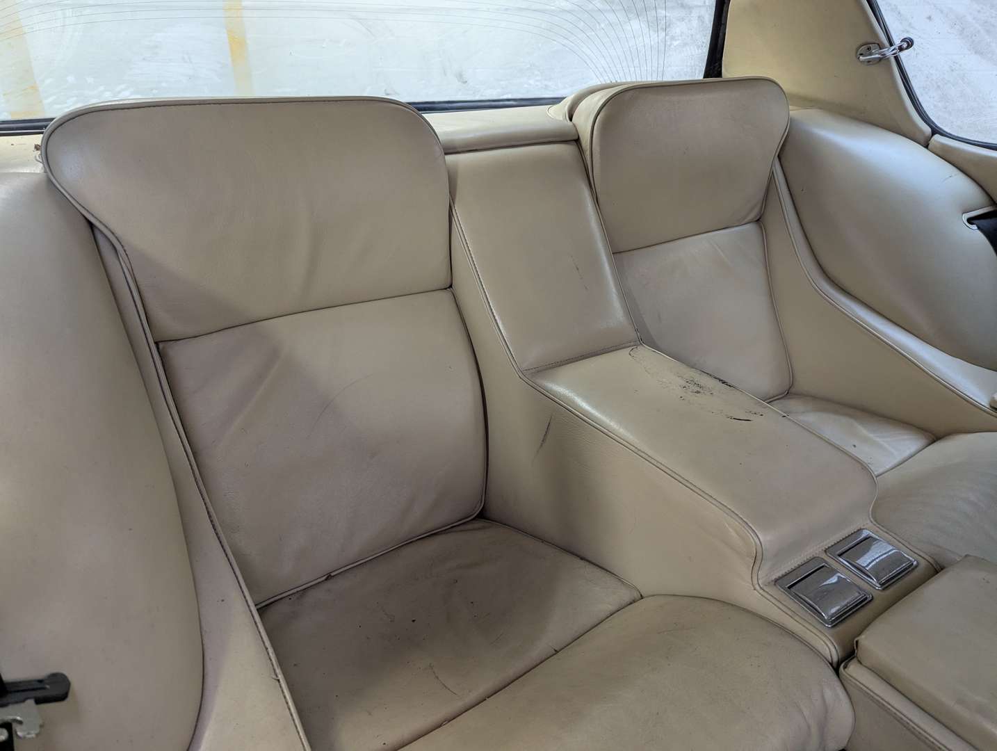 <p>1973 JENSEN INTERCEPTOR MKIII</p>