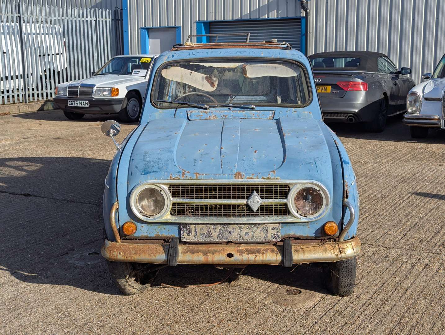 <p>1968 RENAULT 4</p>