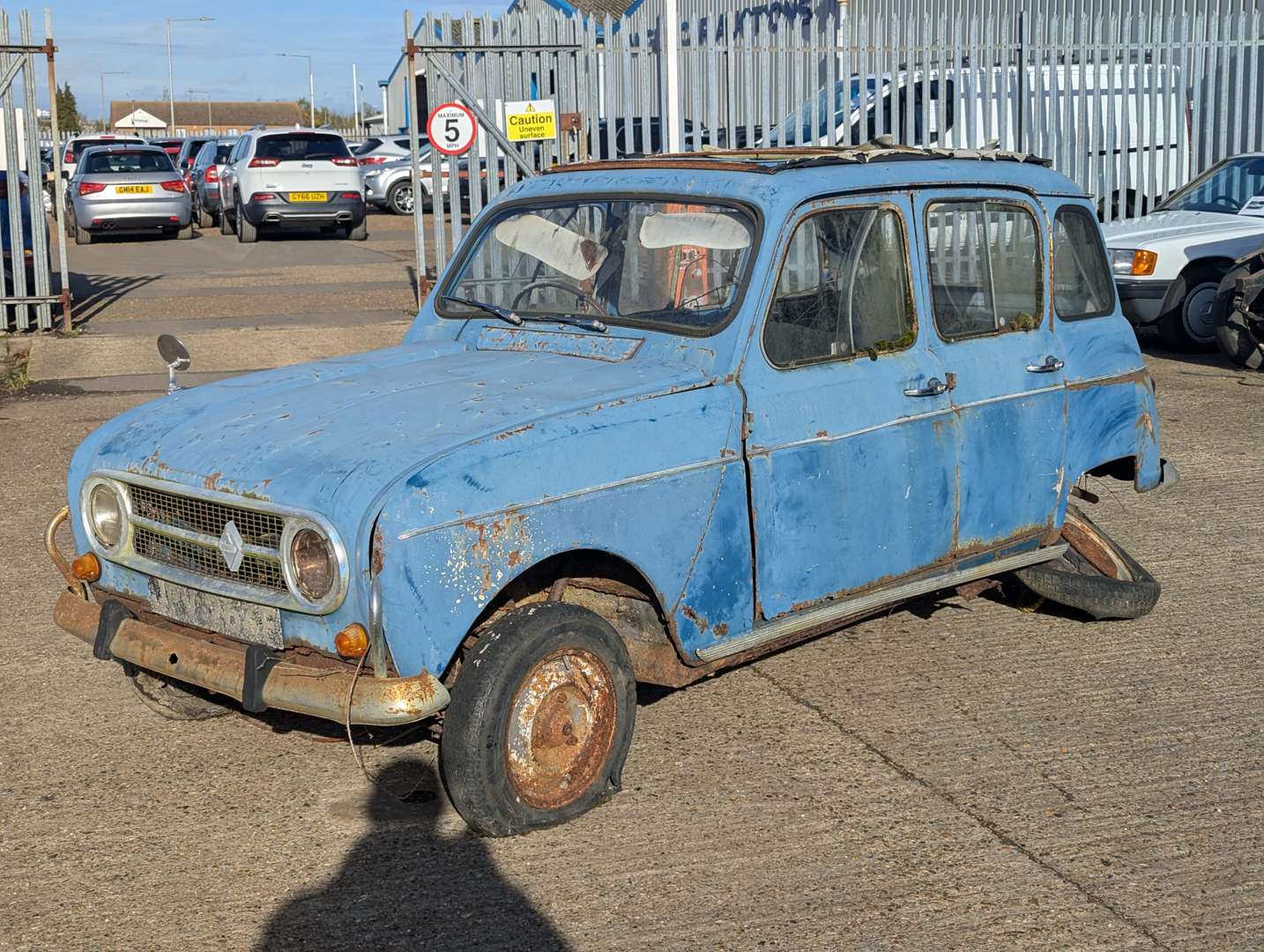 <p>1968 RENAULT 4</p>
