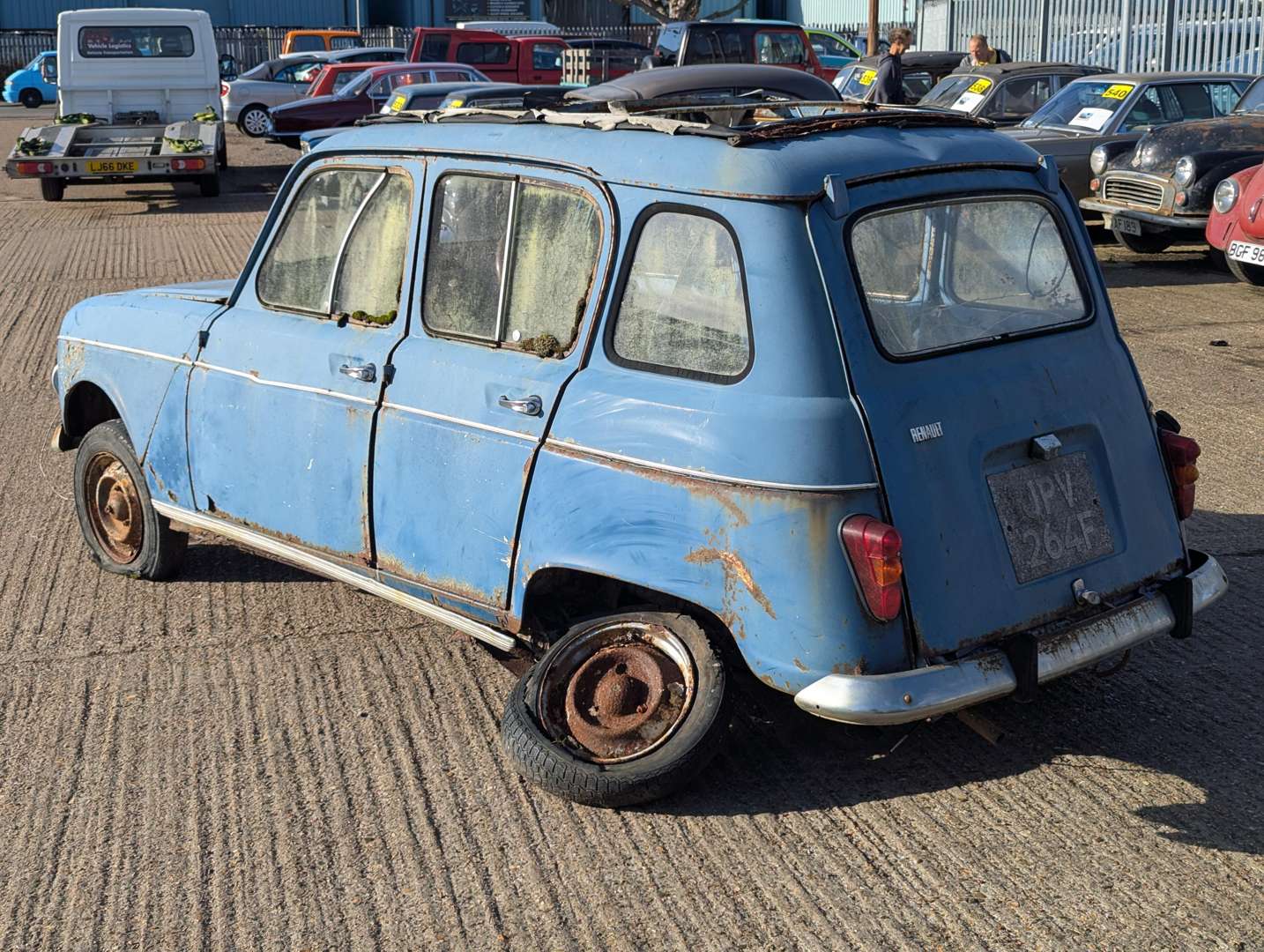 <p>1968 RENAULT 4</p>