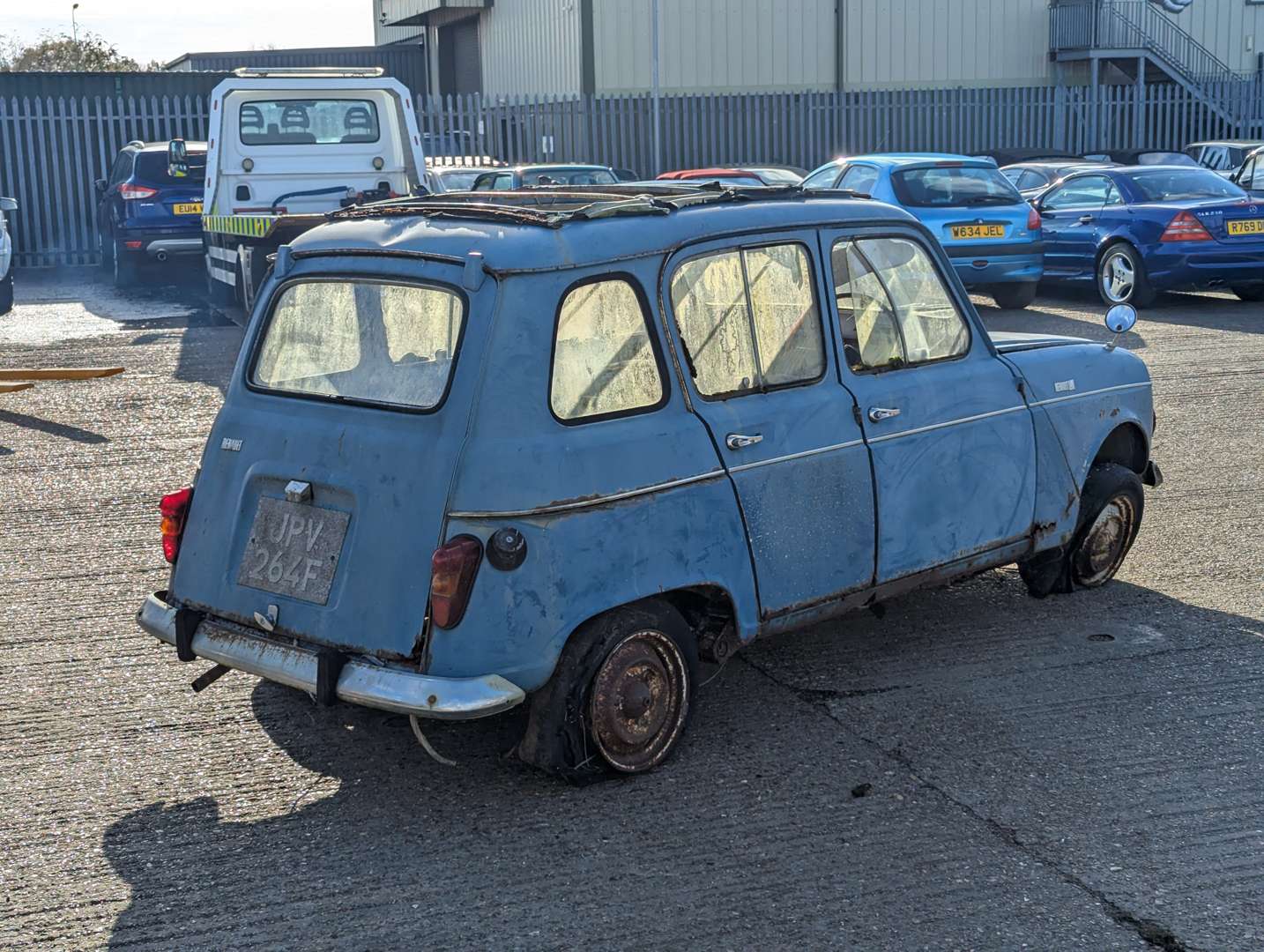 <p>1968 RENAULT 4</p>