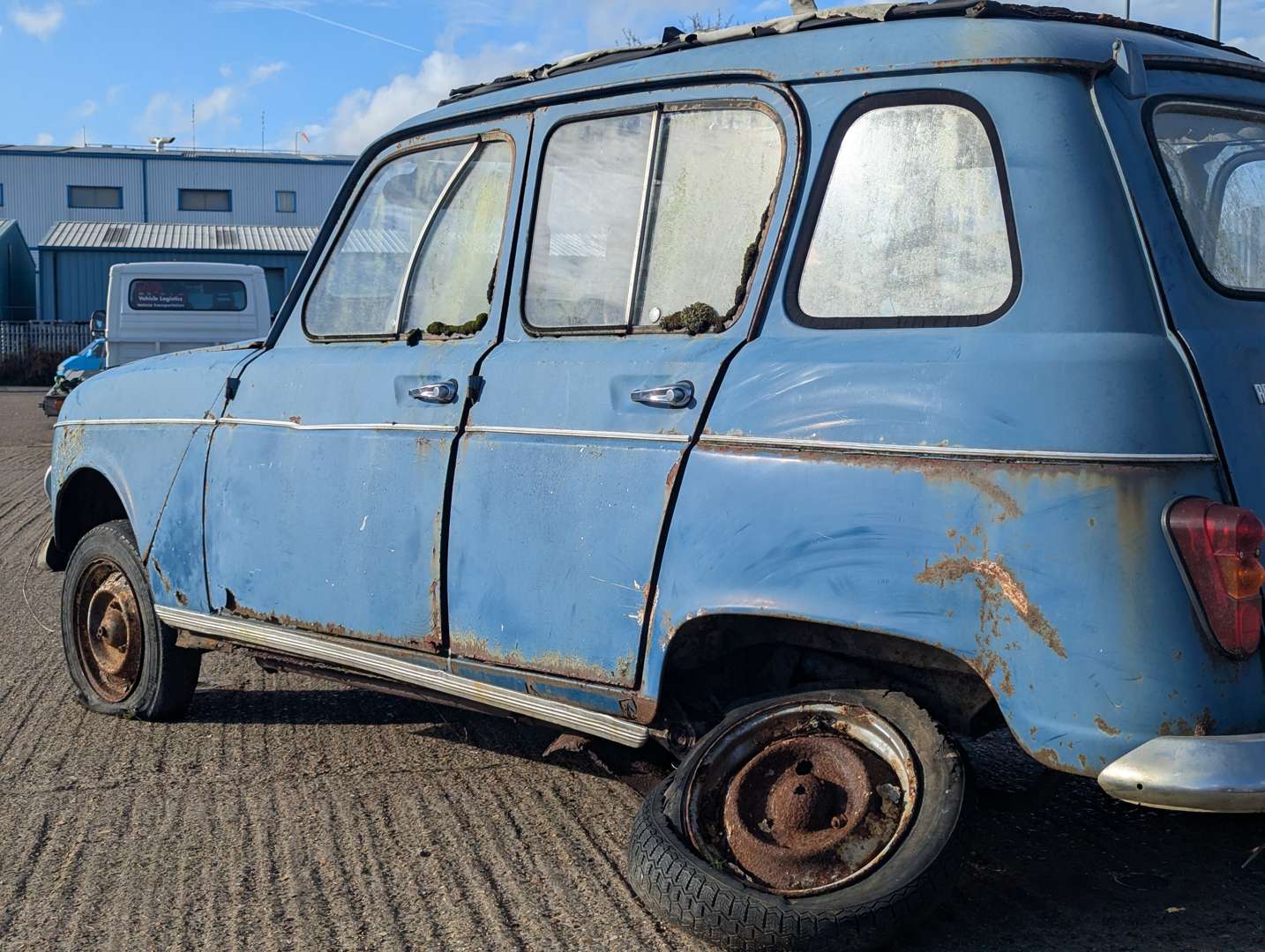 <p>1968 RENAULT 4</p>