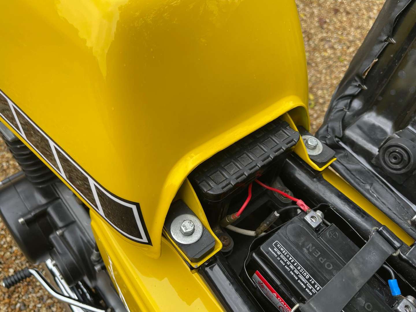 <p>1977 YAMAHA RD400</p>