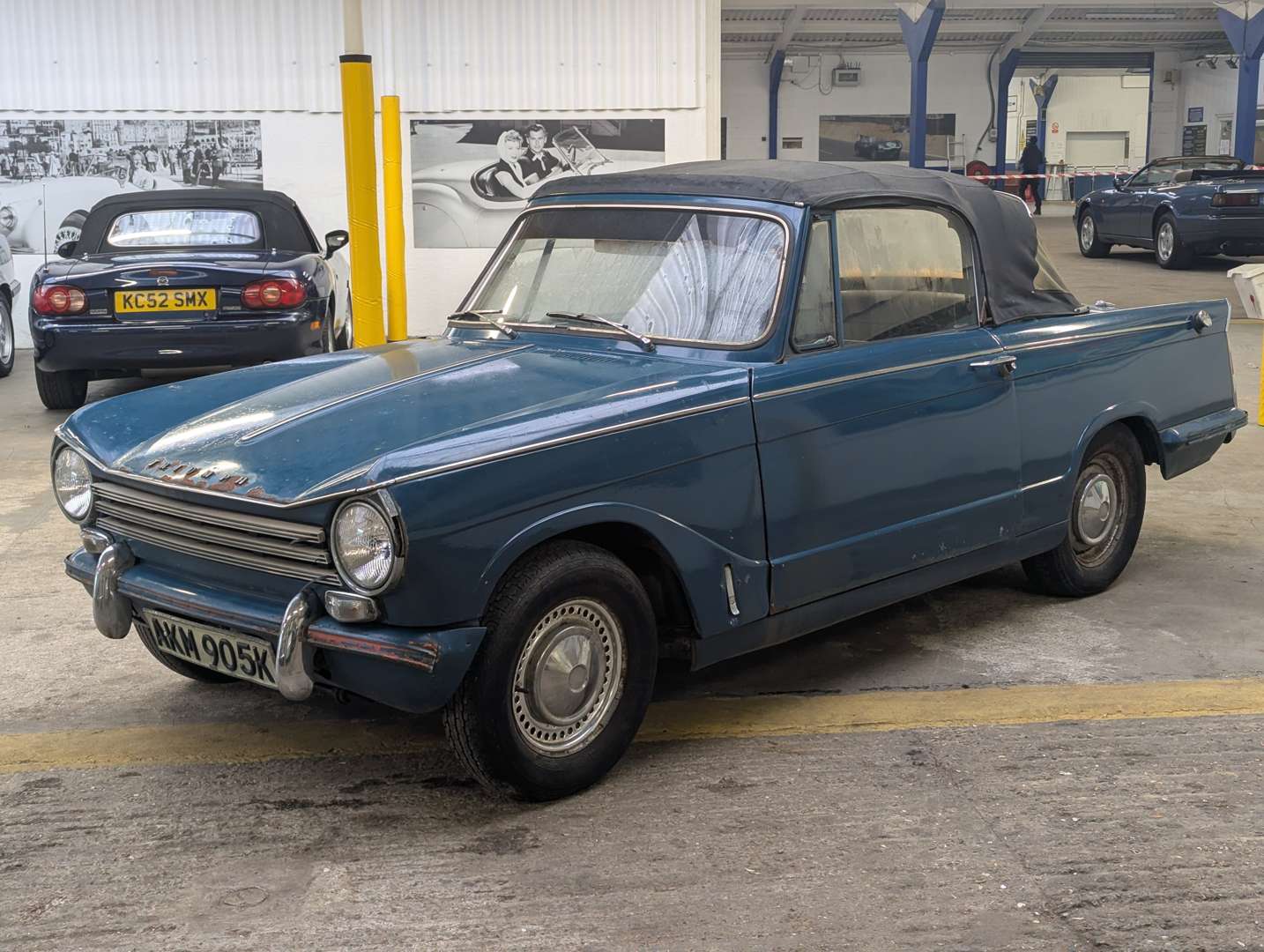 <p>1971 TRIUMPH HERALD 13/60 CONVERTIBLE</p>