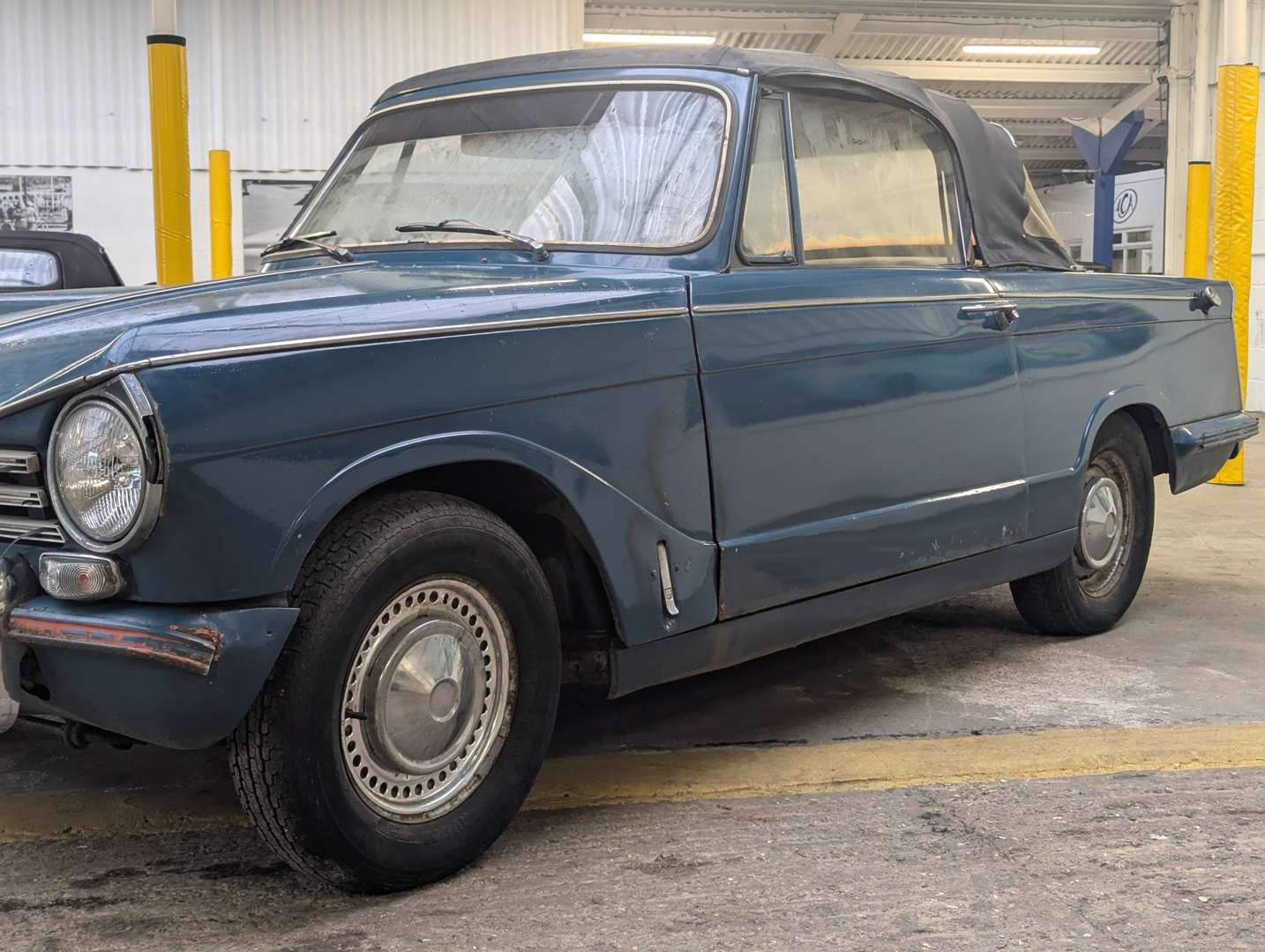 <p>1971 TRIUMPH HERALD 13/60 CONVERTIBLE</p>