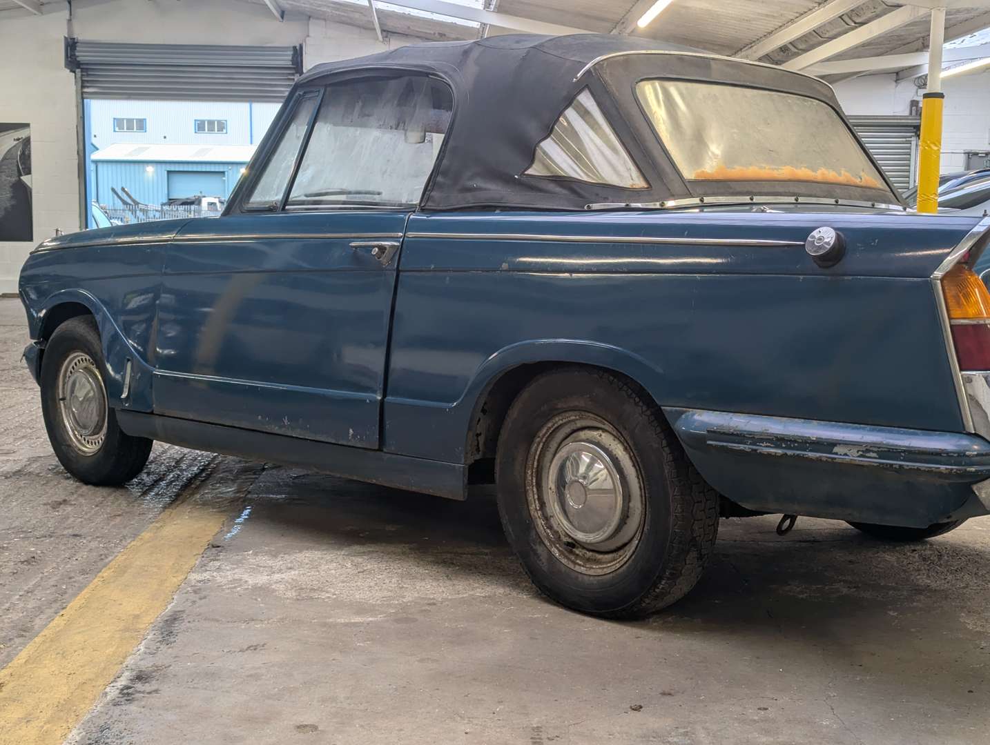 <p>1971 TRIUMPH HERALD 13/60 CONVERTIBLE</p>