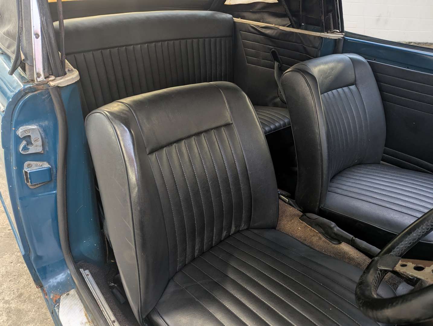 <p>1971 TRIUMPH HERALD 13/60 CONVERTIBLE</p>