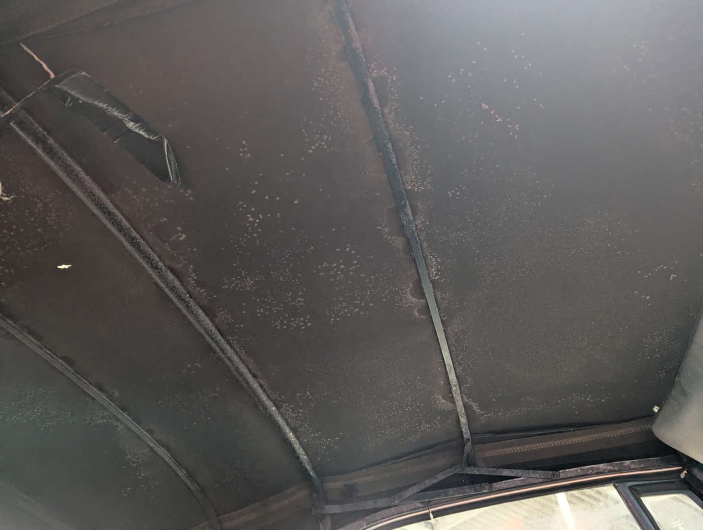 <p>1971 TRIUMPH HERALD 13/60 CONVERTIBLE</p>