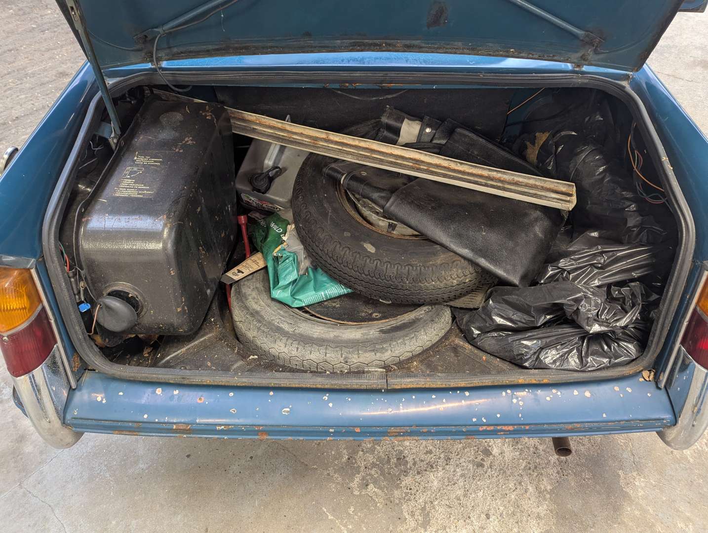 <p>1971 TRIUMPH HERALD 13/60 CONVERTIBLE</p>