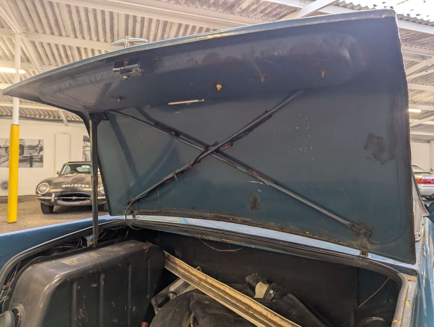 <p>1971 TRIUMPH HERALD 13/60 CONVERTIBLE</p>