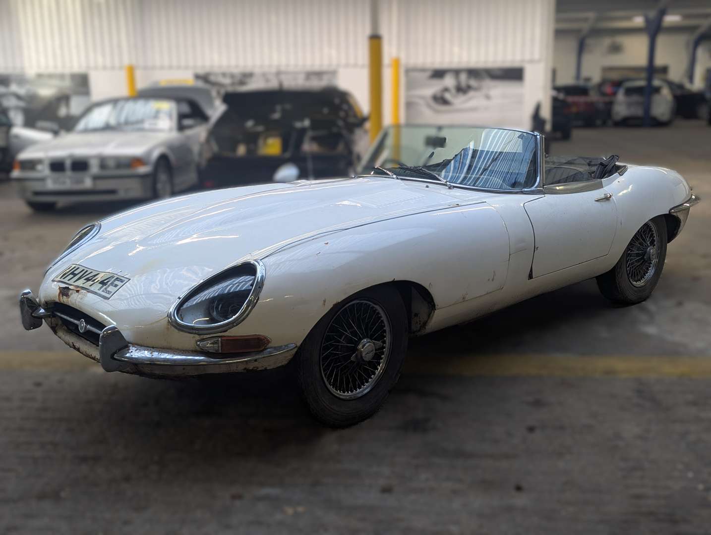 <p>1967 JAGUAR E-TYPE SERIES I 4.2 ROADSTER</p>