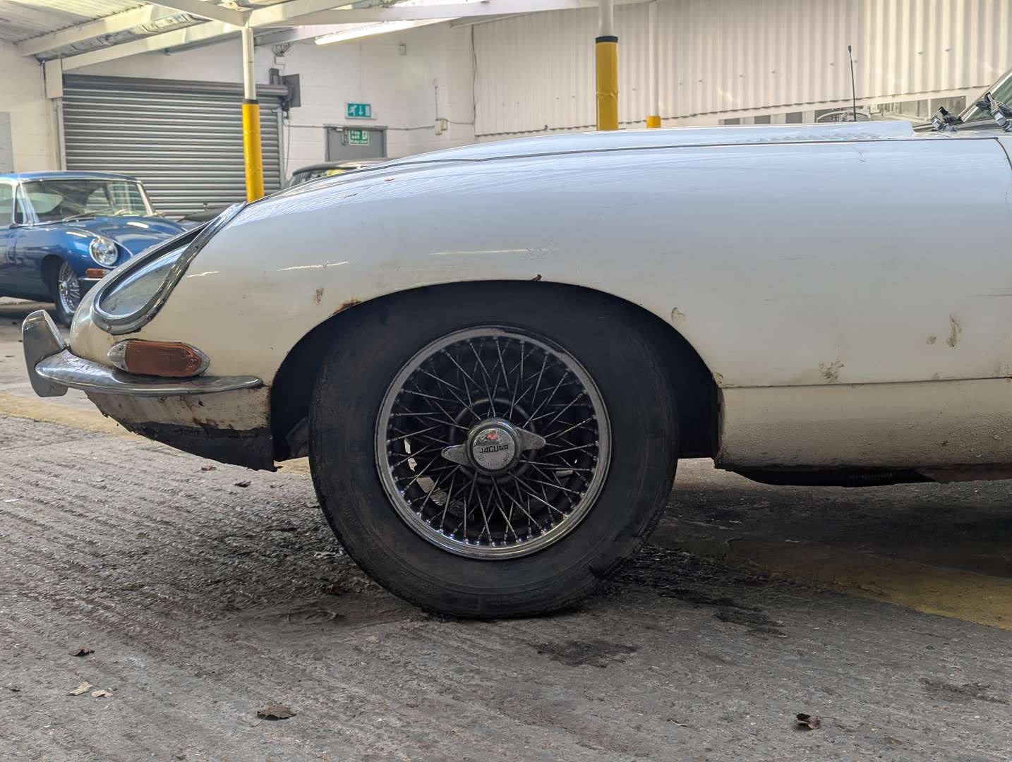 <p>1967 JAGUAR E-TYPE SERIES I 4.2 ROADSTER</p>