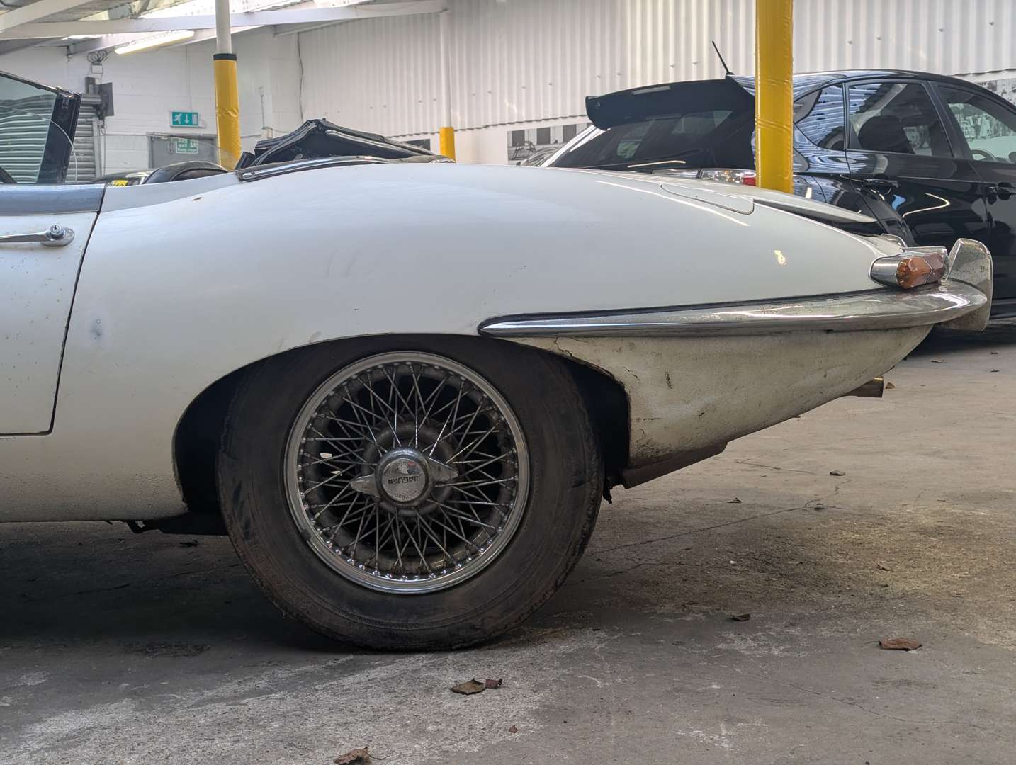 <p>1967 JAGUAR E-TYPE SERIES I 4.2 ROADSTER</p>