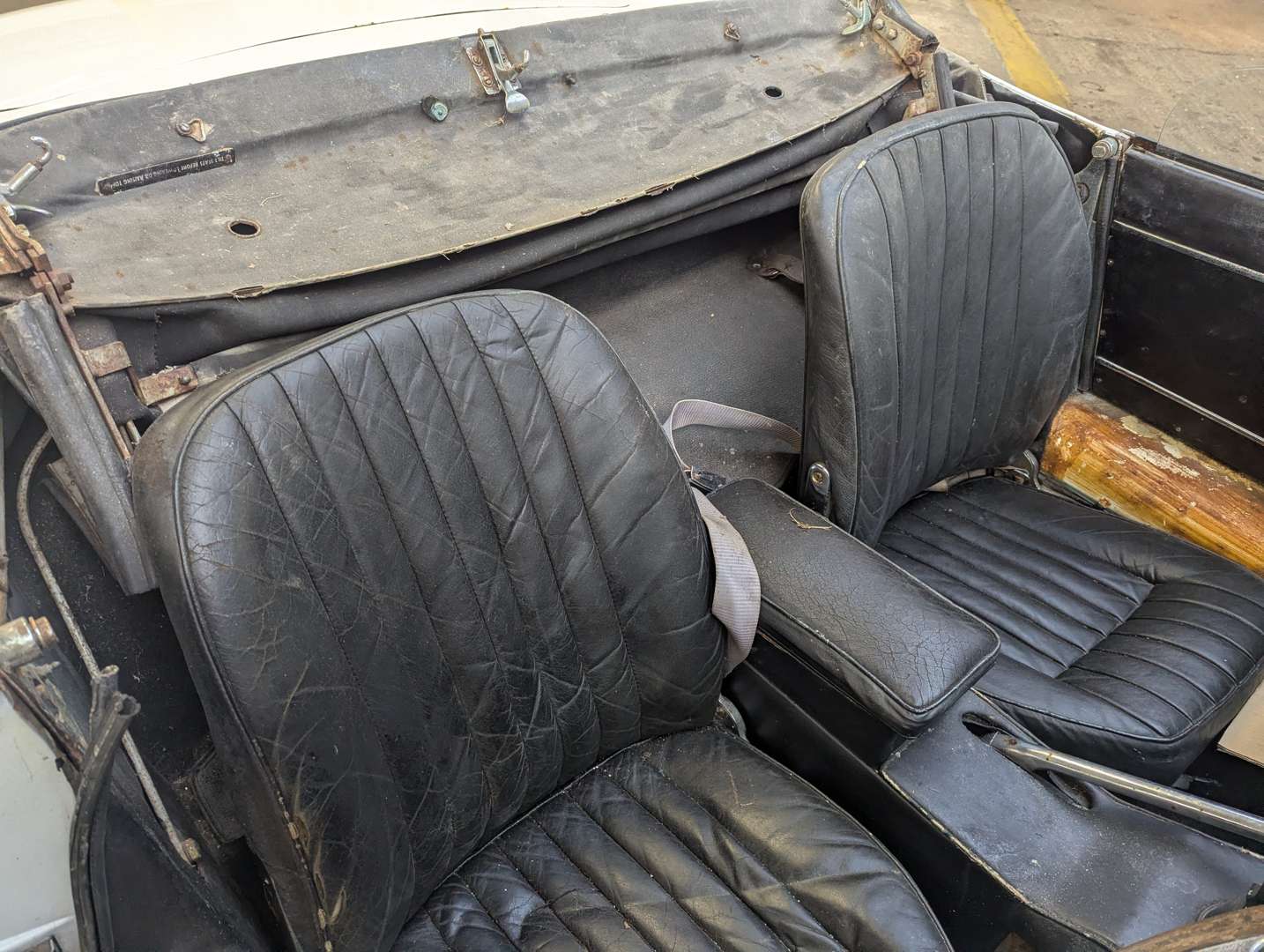 <p>1967 JAGUAR E-TYPE SERIES I 4.2 ROADSTER</p>