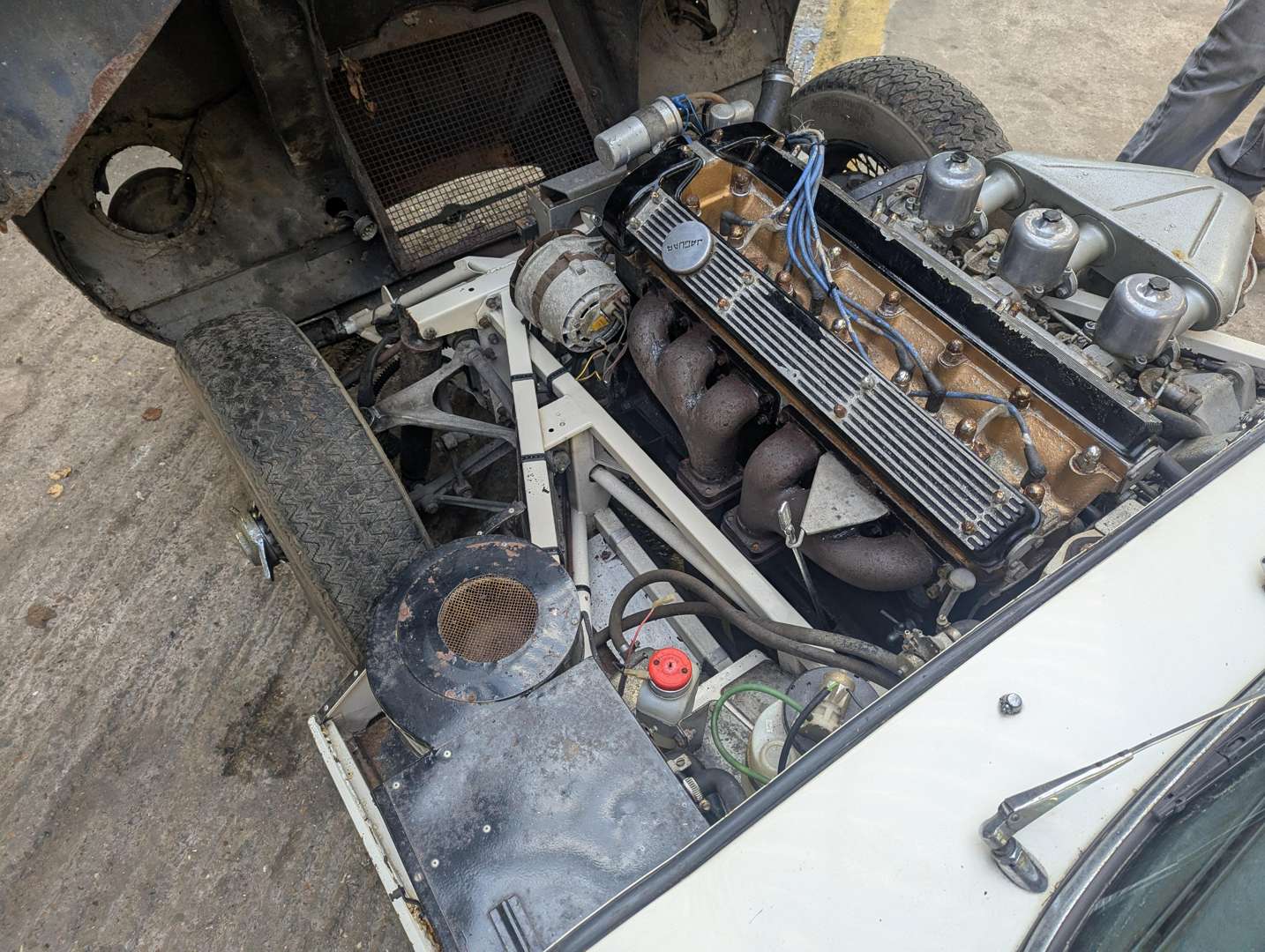 <p>1967 JAGUAR E-TYPE SERIES I 4.2 ROADSTER</p>