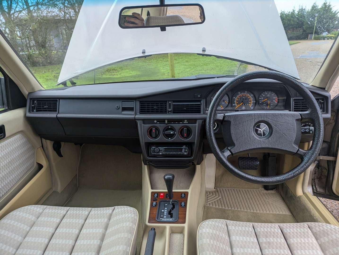 <p>1990 MERCEDES 190E W201 2.0 AUTO</p>