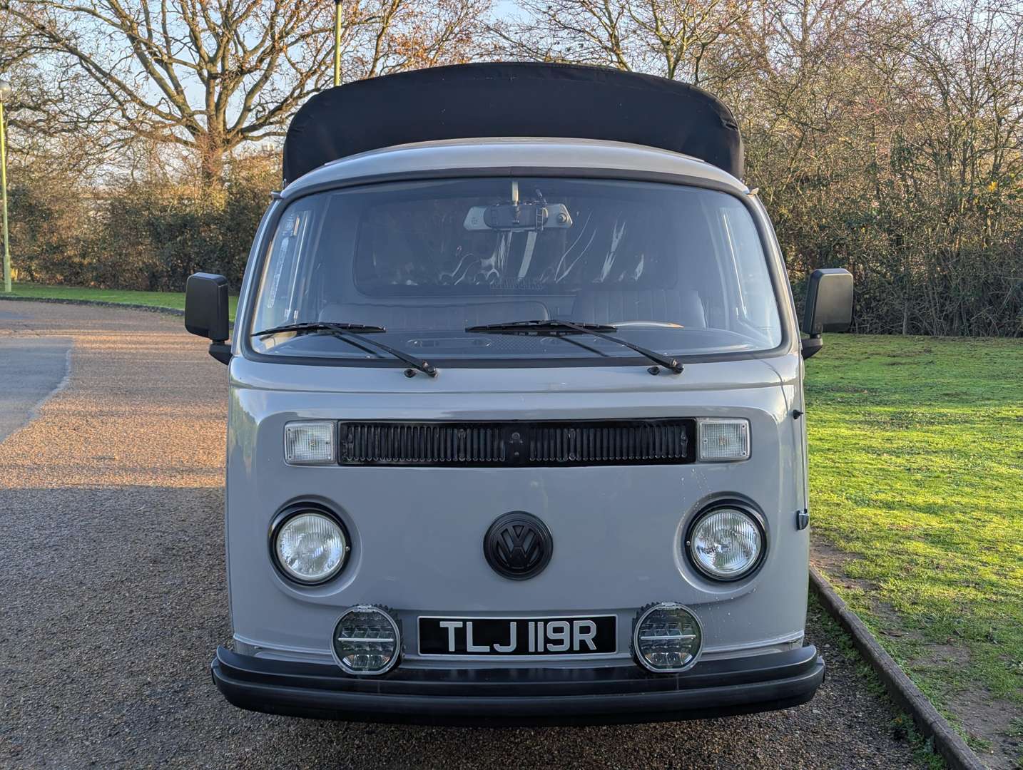 <p>1977 VW TYPE 2 PICK-UP LHD</p>