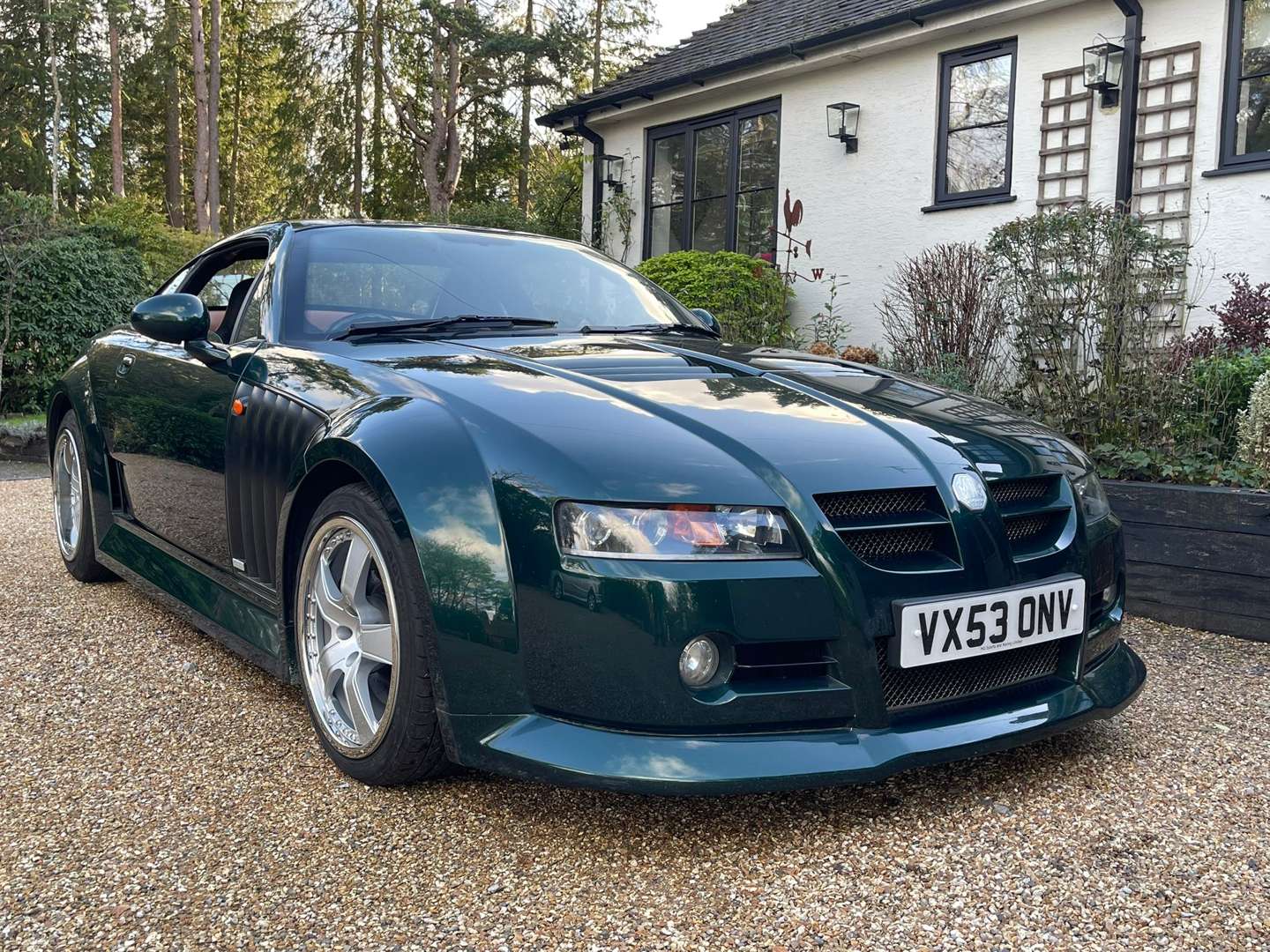 <p>2003 MG SV X-POWER</p>