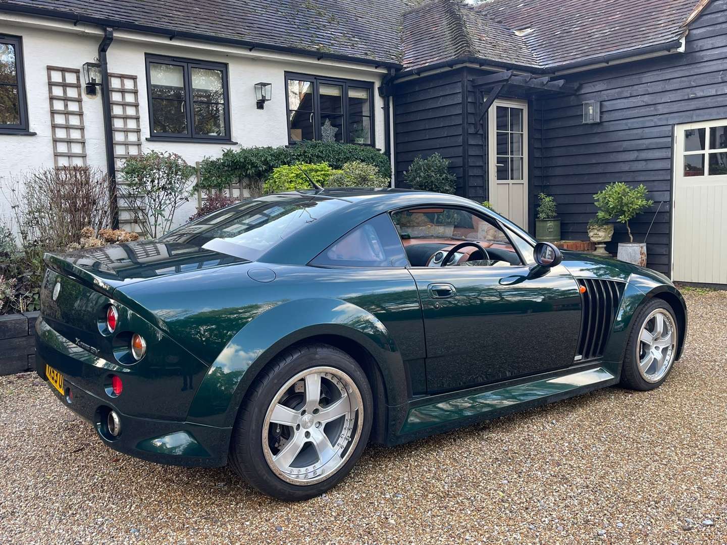 <p>2003 MG SV X-POWER</p>