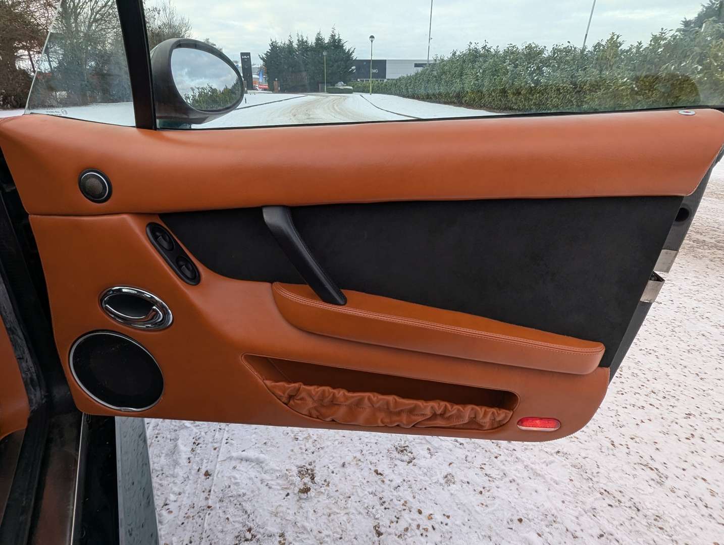 <p>2003 MG SV X-POWER</p>