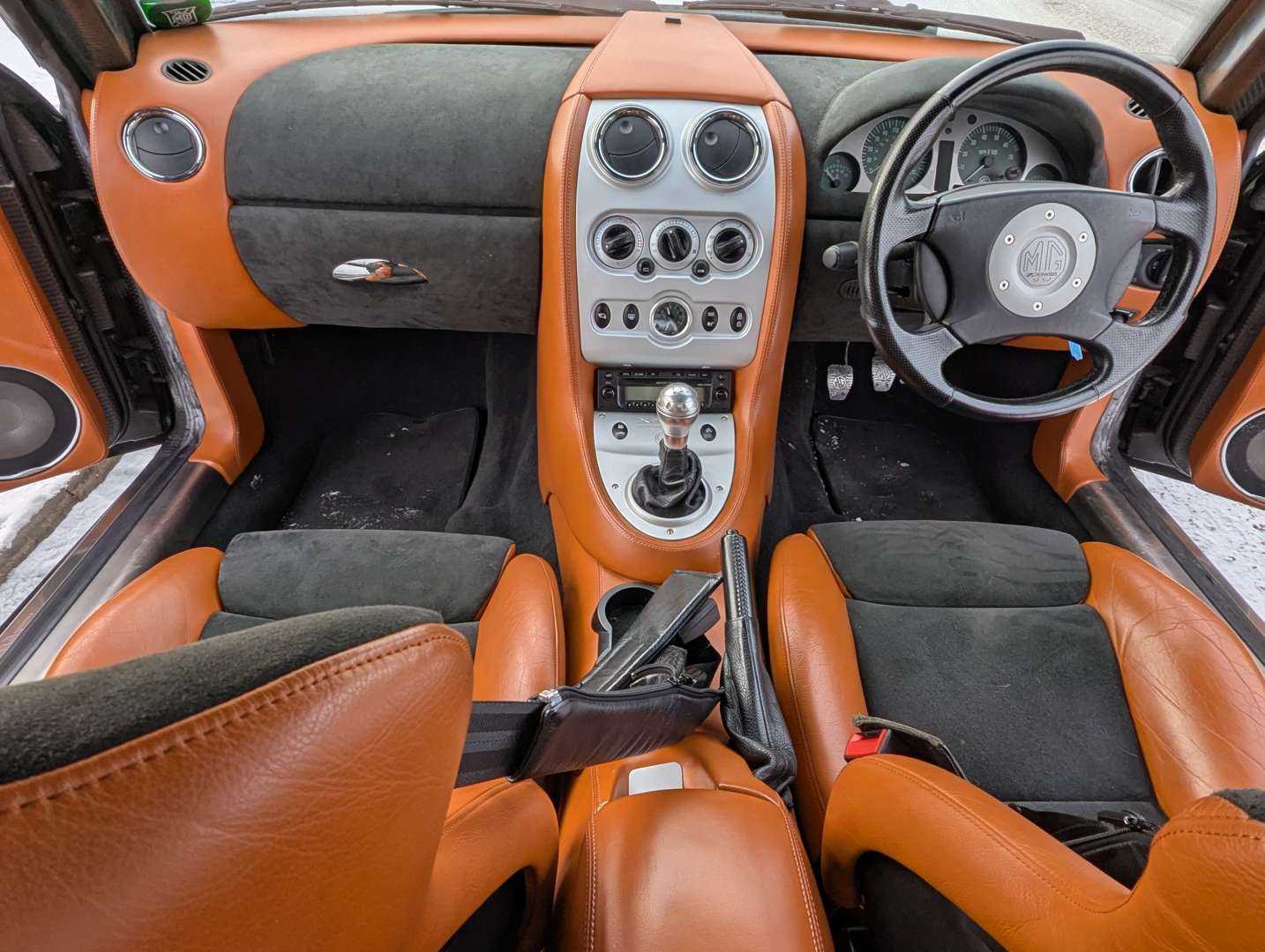 <p>2003 MG SV X-POWER</p>