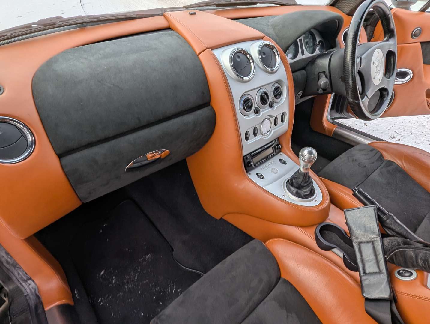 <p>2003 MG SV X-POWER</p>