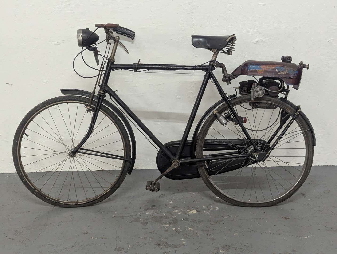 <p>1951 MINI MOTOR</p>