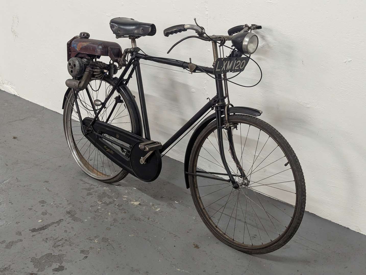 <p>1951 MINI MOTOR</p>