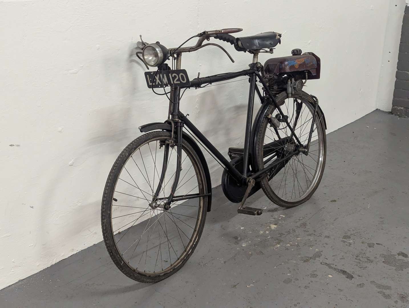 <p>1951 MINI MOTOR</p>