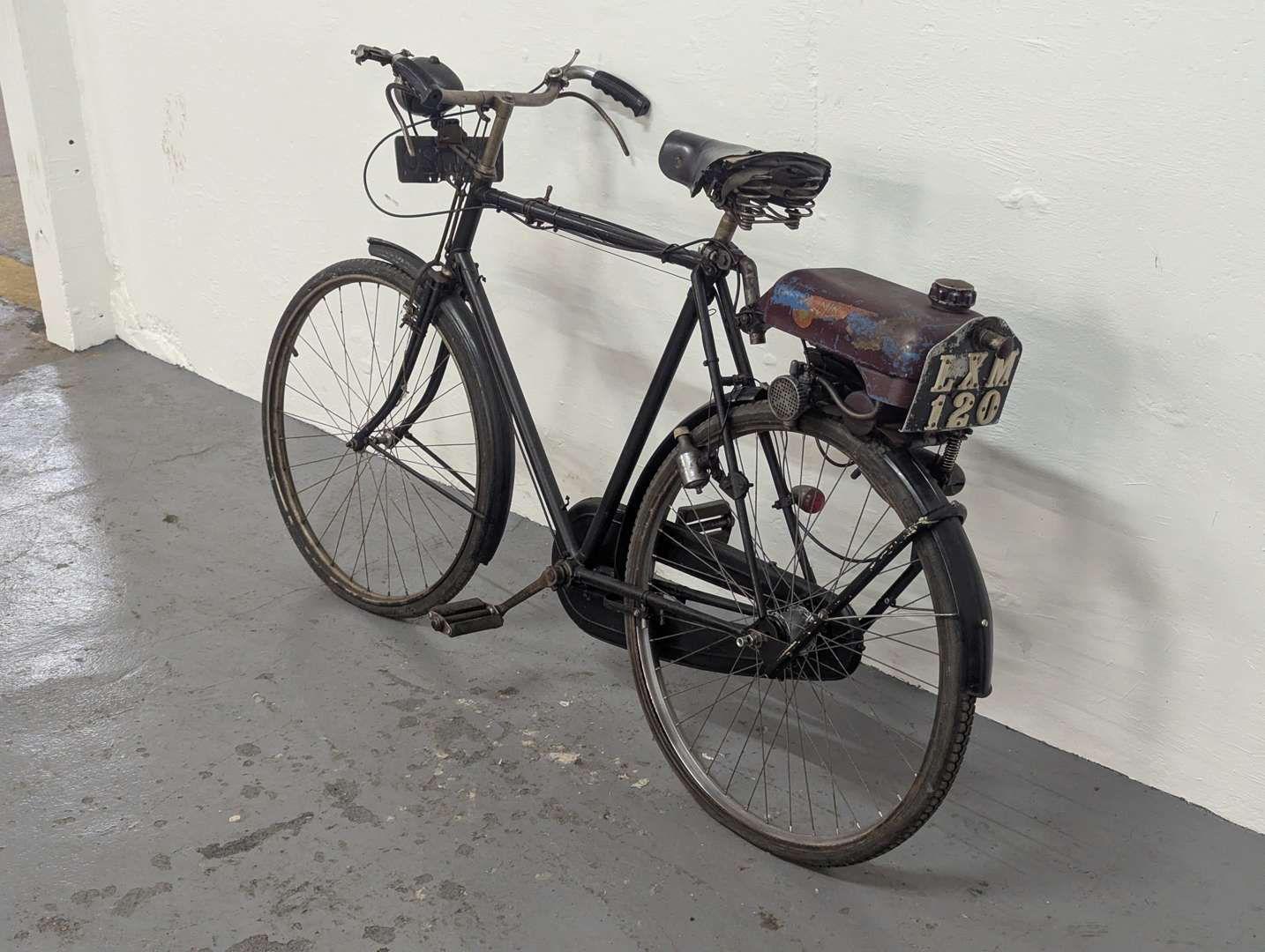 <p>1951 MINI MOTOR</p>