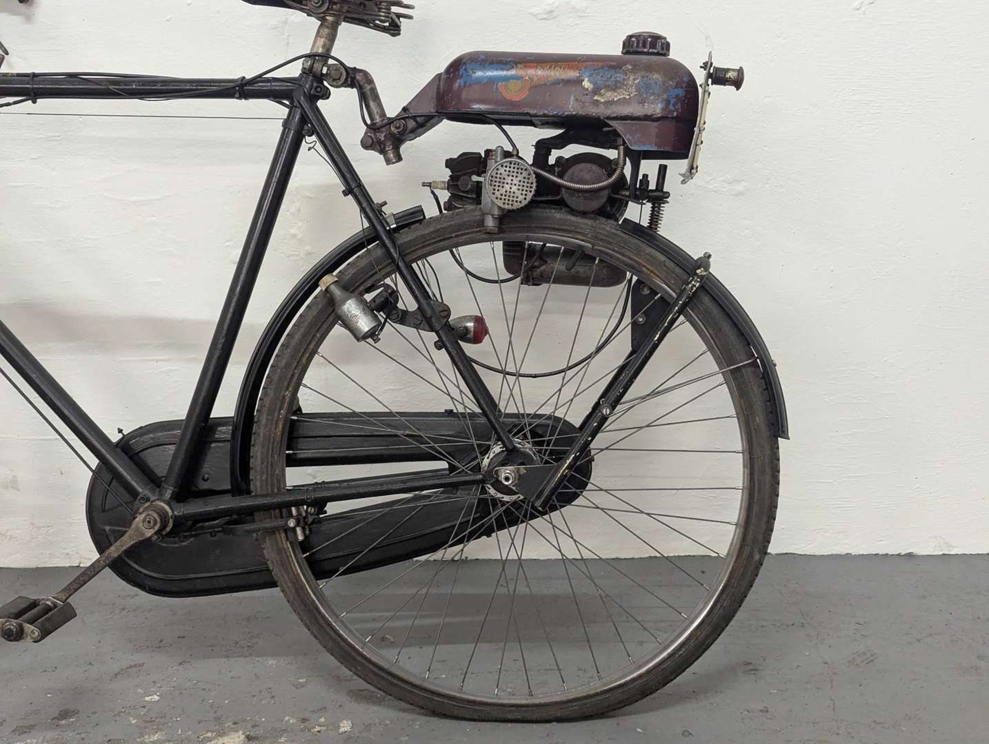 <p>1951 MINI MOTOR</p>