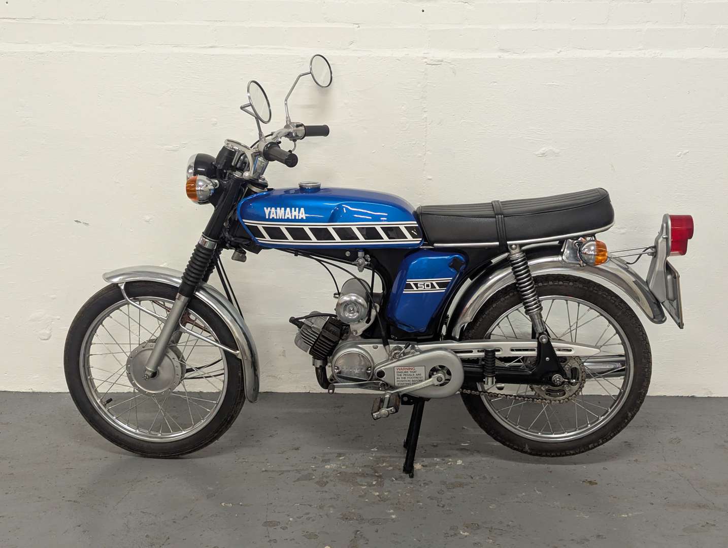 <p>1975 YAMAHA FS1E</p>
