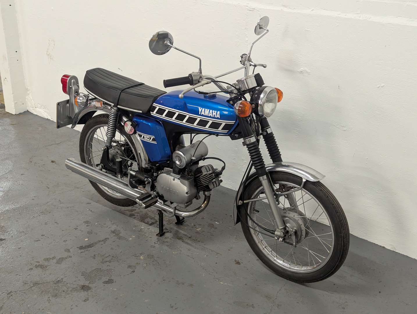 <p>1975 YAMAHA FS1E</p>