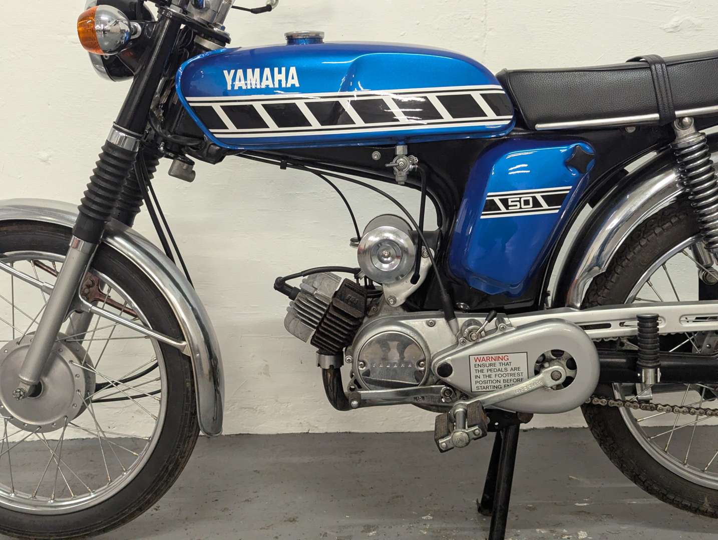 <p>1975 YAMAHA FS1E</p>
