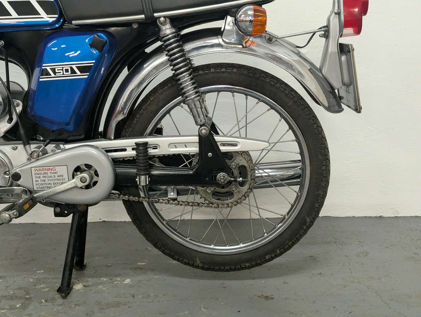 <p>1975 YAMAHA FS1E</p>